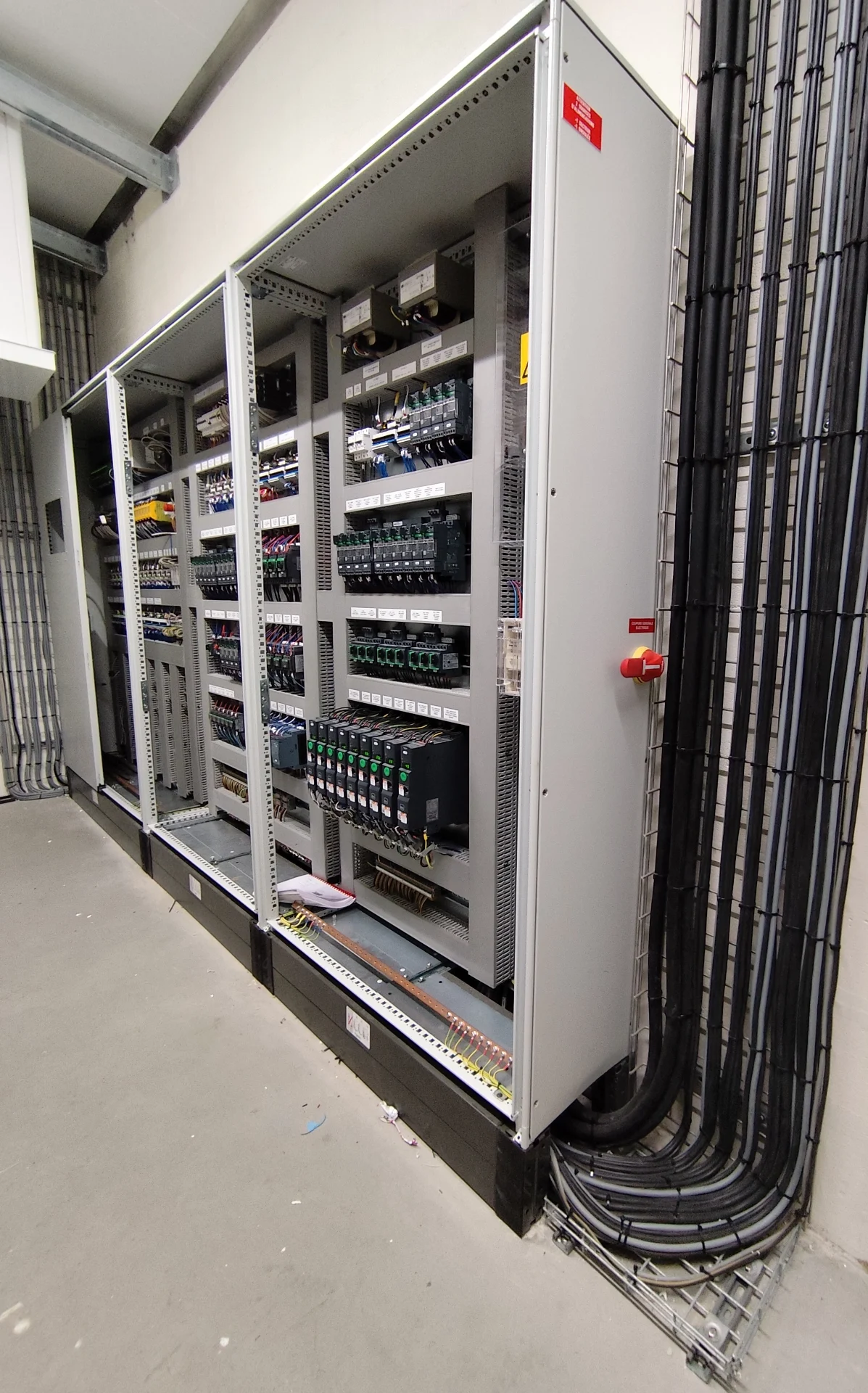 Visite d'atelier à Laval - Armoire électrique